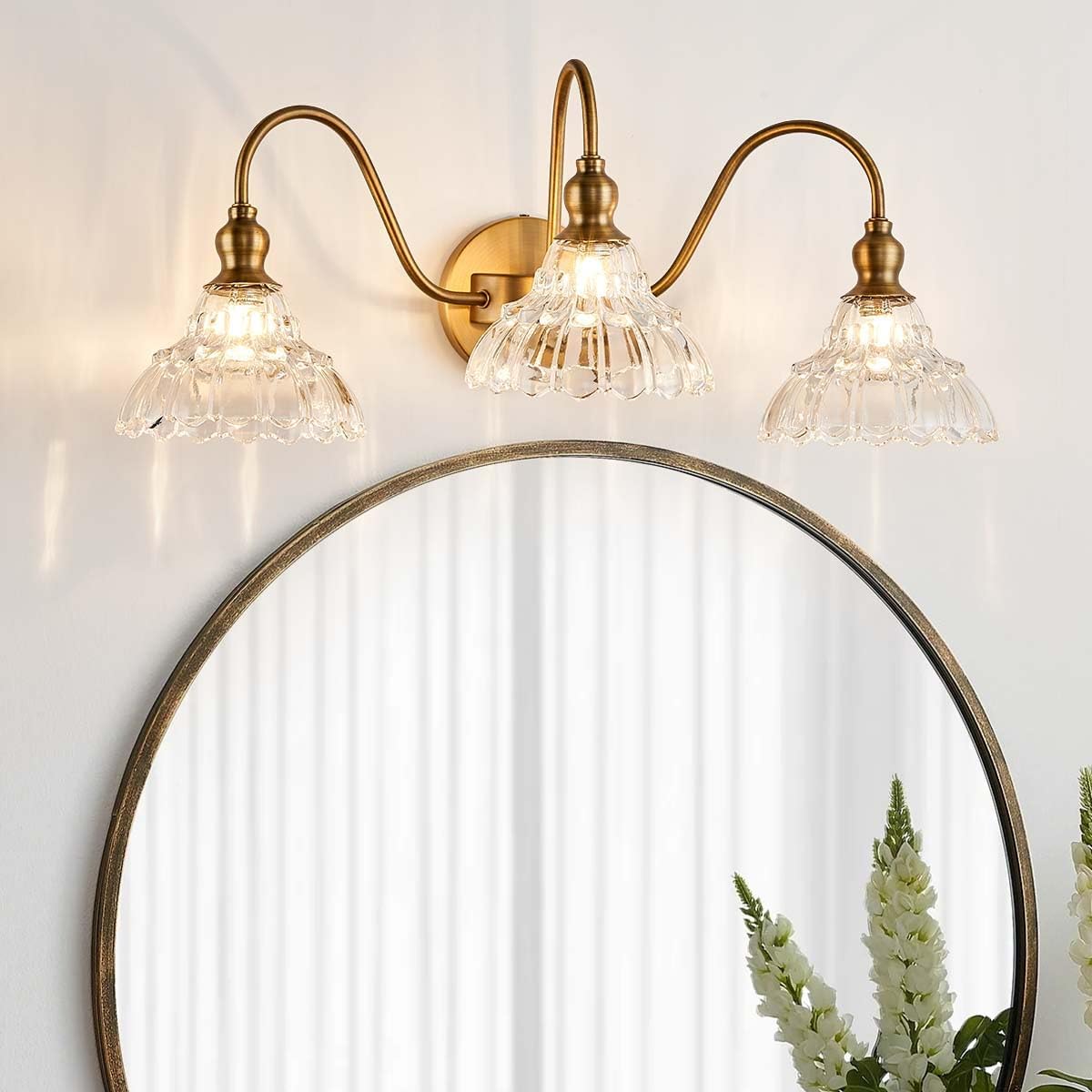3-Light Bathroom Vanity Light Vintage Brass Wall Sconce with Clear Ribbed Glass Shades Farmhouse Bathroom Light Fixture Over Mirror G9 Base Wall Mount Lighting for Bathroom Hallway Bedroom
