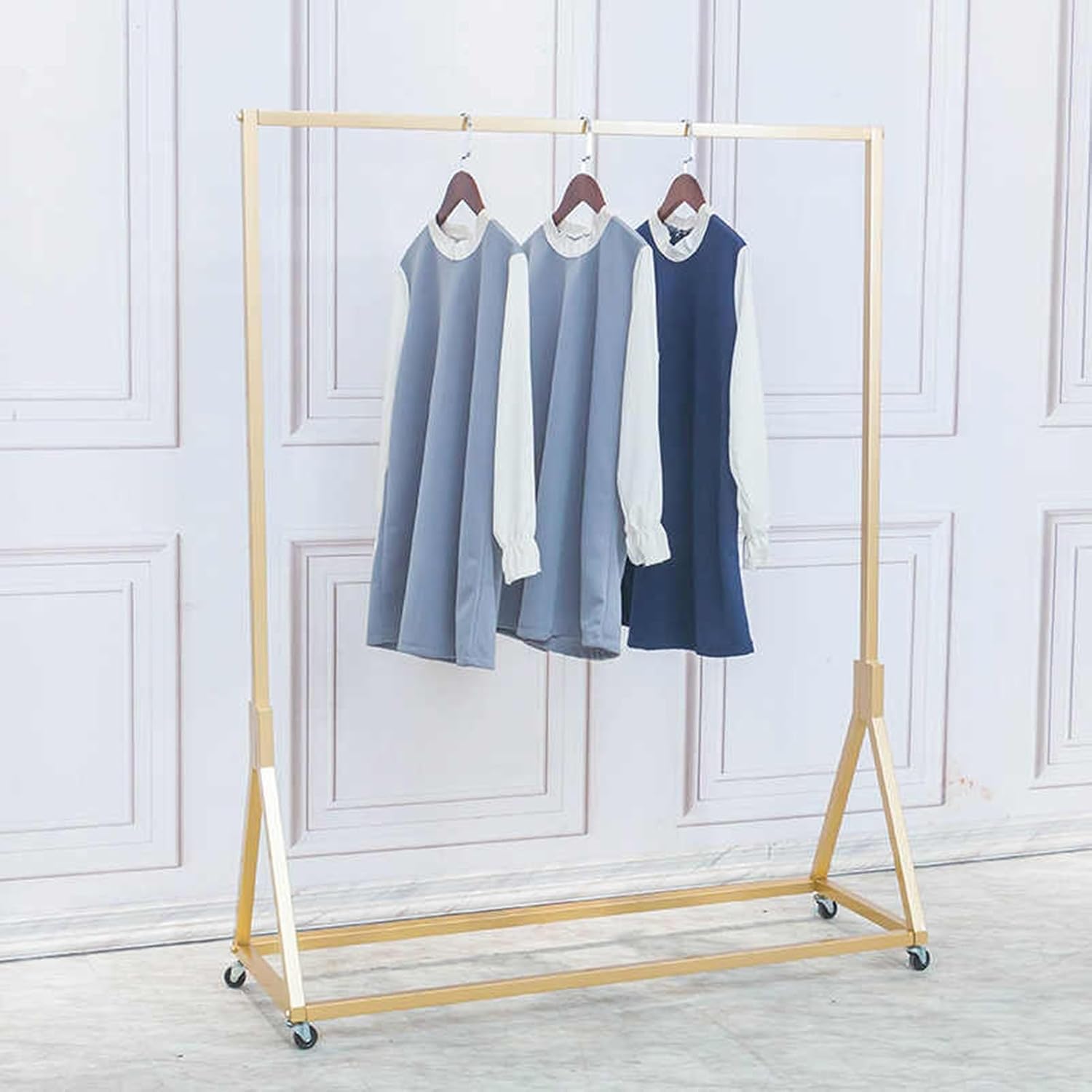 Simple Heavy Duty Metal Rolling Garment Rack with Wheel, Wrought Iron Single Rod Floor-Standing Display Hangers, Retail Garment Coat Organizer,120 * 40 * 135cm