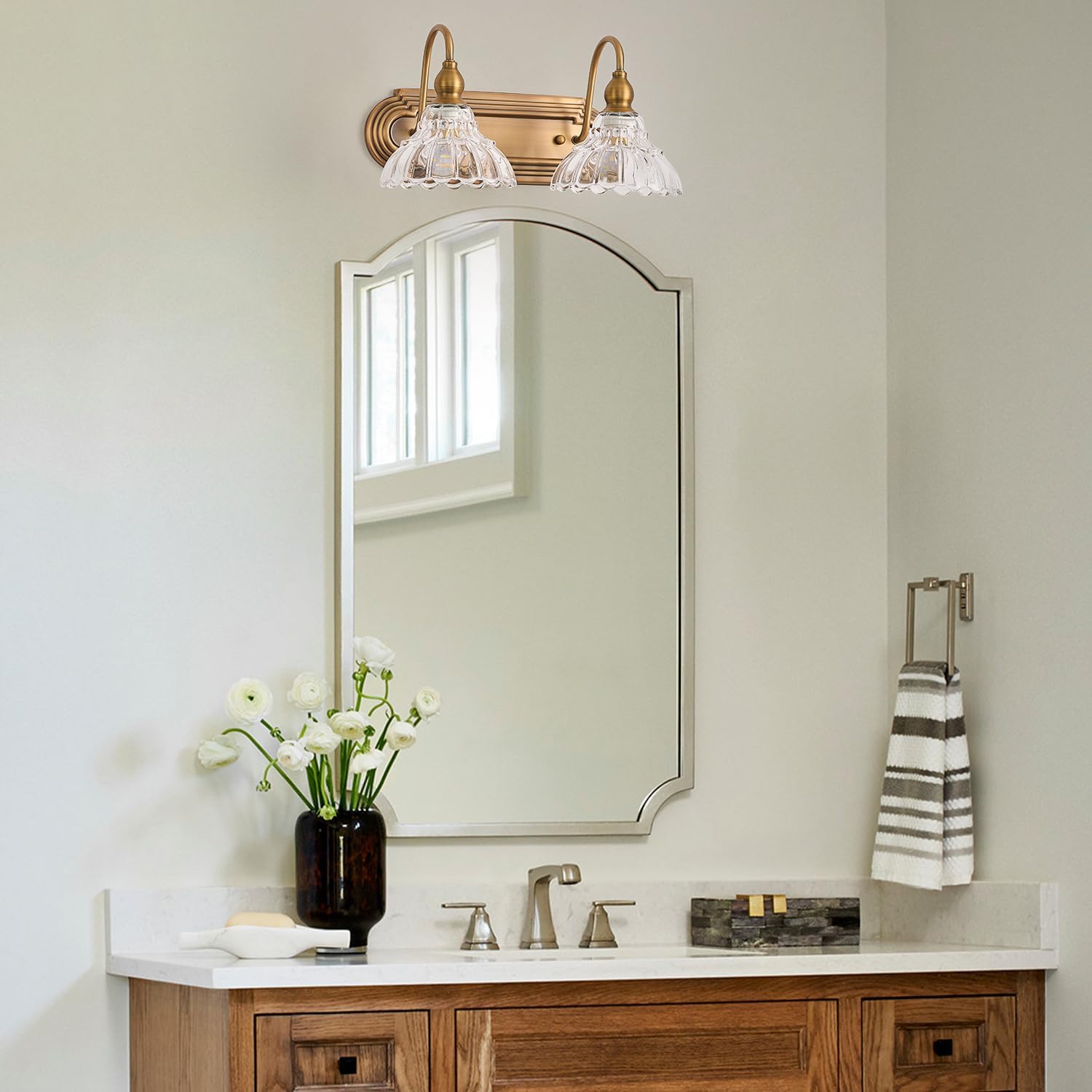 Vintage 2-Light Bathroom Vanity Light Wall Sconce Gold Wall Light Made of Metal Body and Pressed Patterned Glass Retro Vanity Light for Bedroom, Bathroom, Farmhouse, Hallway