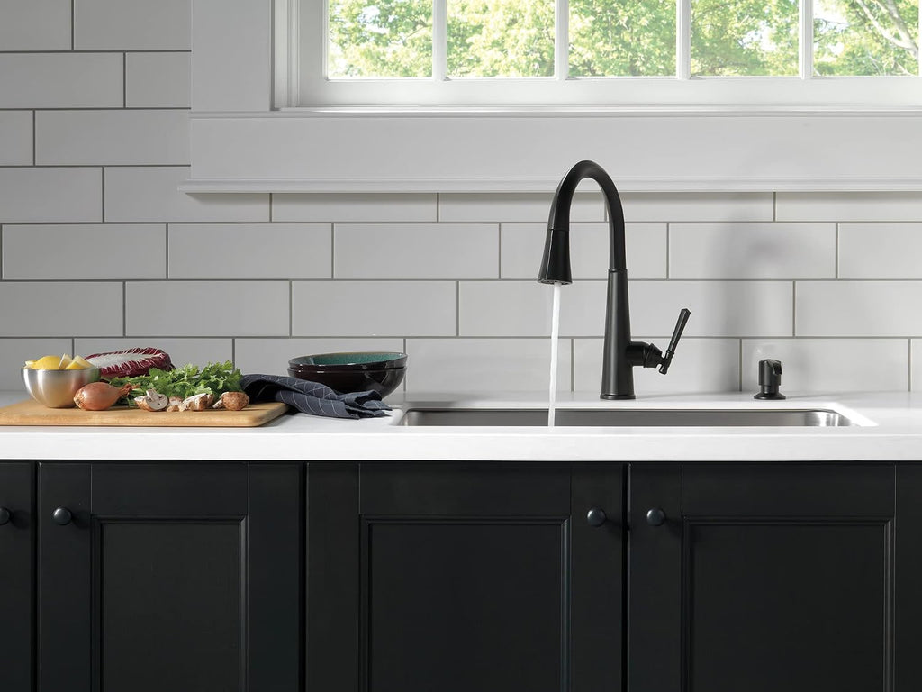 Delta Faucet Emmeline Gold Kitchen Faucet, Kitchen Faucets with Pull Down Sprayer, Kitchen Sink Faucet, Gold Faucet for Kitchen Sink with Magnetic Docking, Lumicoat Champagne Bronze 9182-CZ-PR-DST