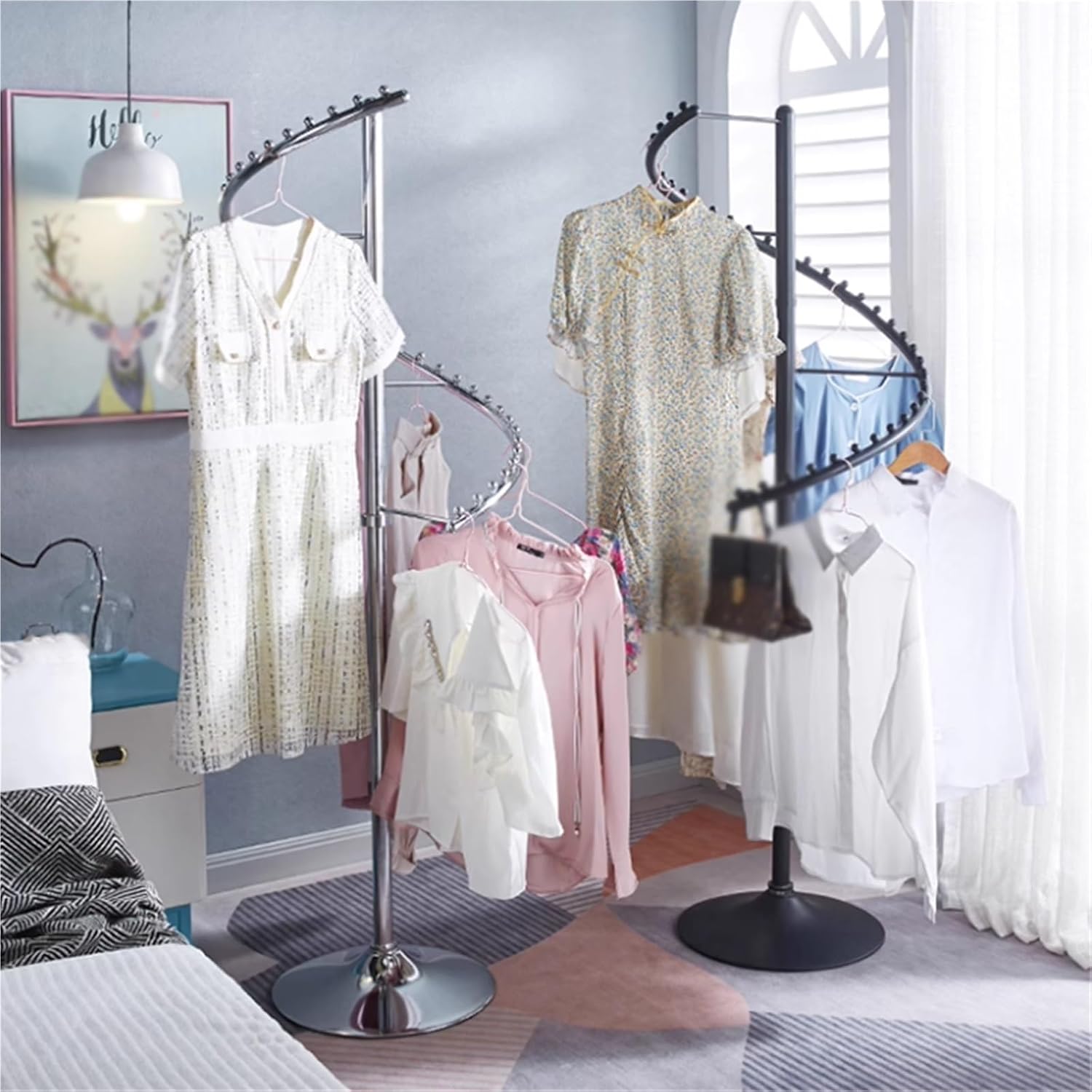 71in Spiral Round Garment Rack, Metal, 360° Rotating, Freestanding Hanging Clothing Display Stand, Heavy Duty, for Bedrooms, Living Rooms(Gold)