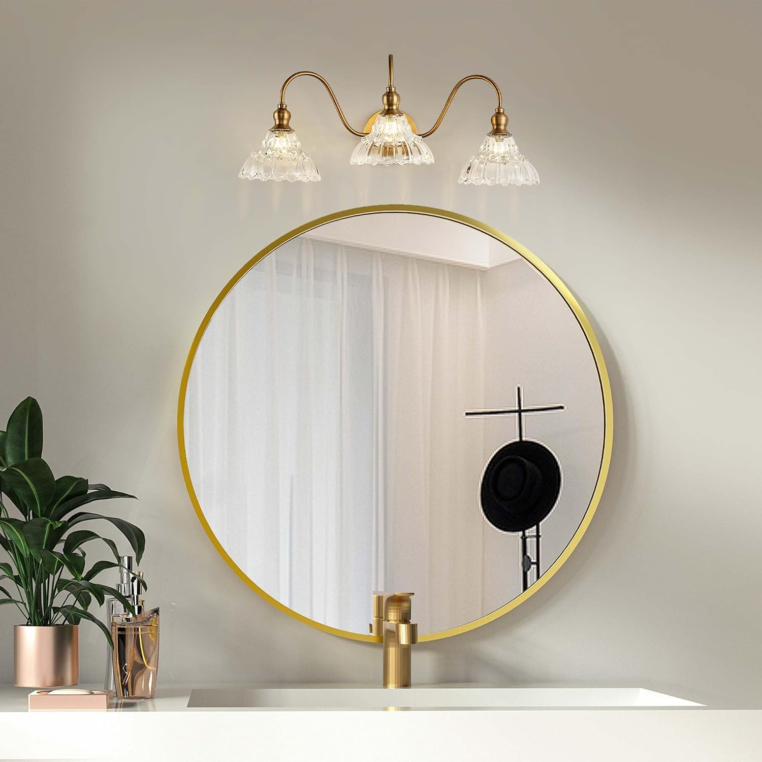 3-Light Bathroom Vanity Light Vintage Brass Wall Sconce with Clear Ribbed Glass Shades Farmhouse Bathroom Light Fixture Over Mirror G9 Base Wall Mount Lighting for Bathroom Hallway Bedroom