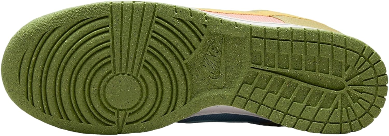 Nike Men's Dunk Low Retro Sneaker