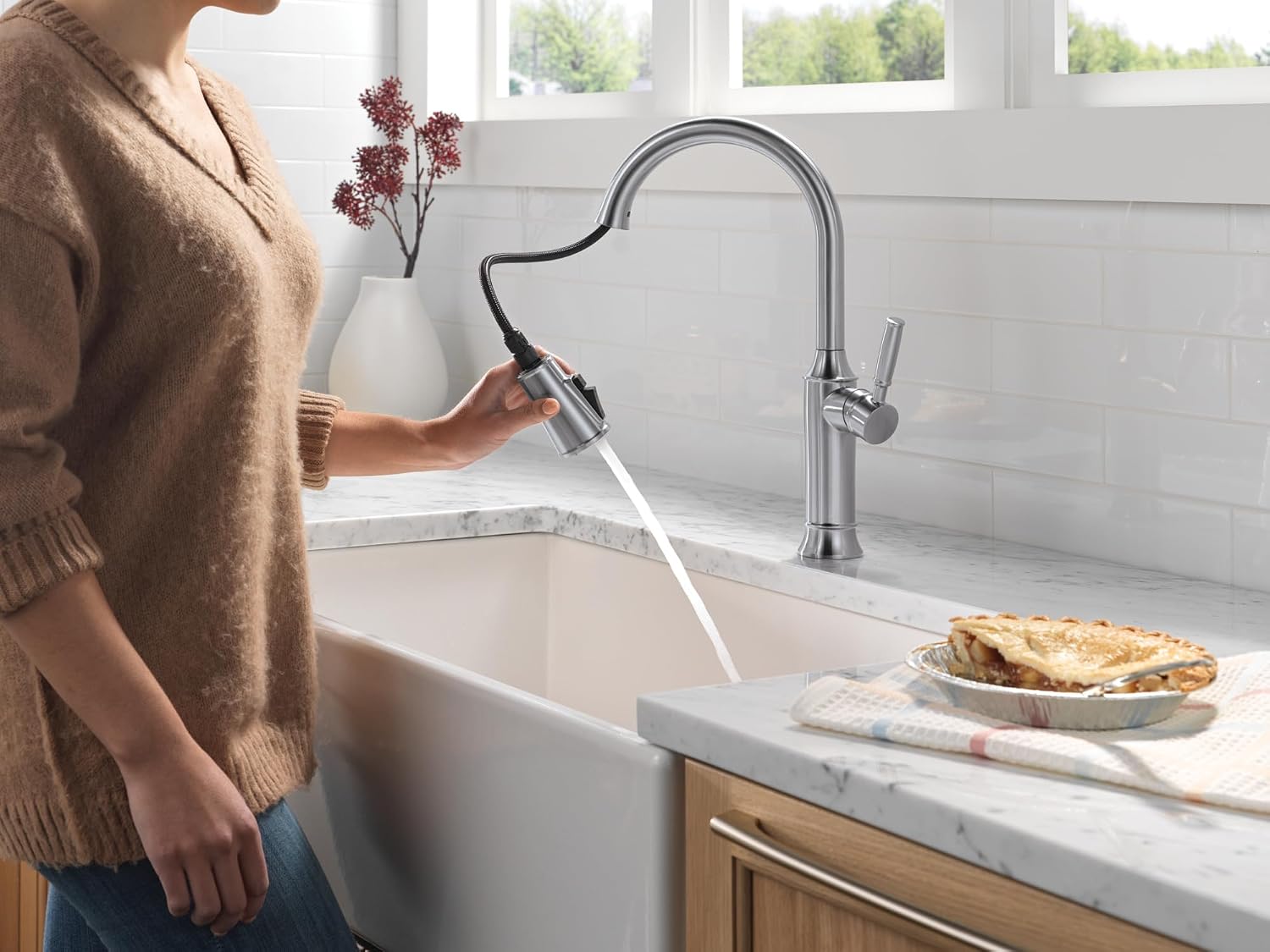 Delta Renaldi Kitchen Faucet with Pull Down Sprayer, Brushed Nickel Kitchen Sink Faucet, Delta ProClean Kitchen Faucet, Pull Down Kitchen Faucet, Lumicoat Arctic Stainless 9184-AR-PR-DST