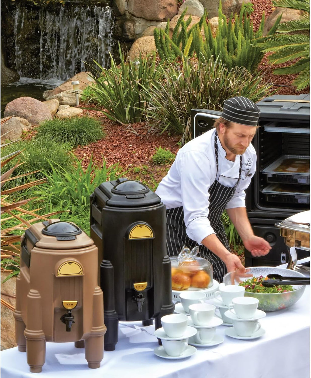 Cambro CSR5110 Black 5 Gallon Insulated Beverage CamServer Case of 1